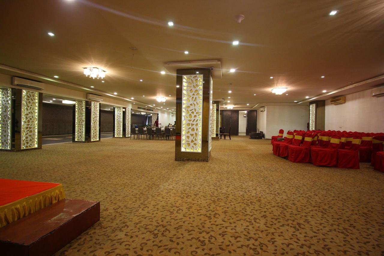 Oyo 8786 Hotel Maan Residency Ahmadábád Kültér fotó